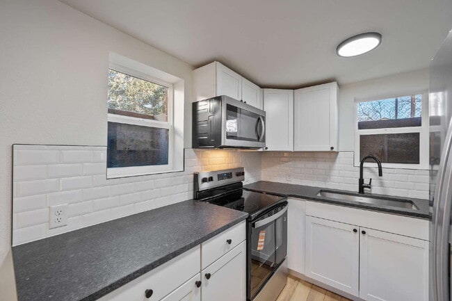 Photo - Completely Renovated Two Bedroom-One Bathroom Ready Now! Unidad B