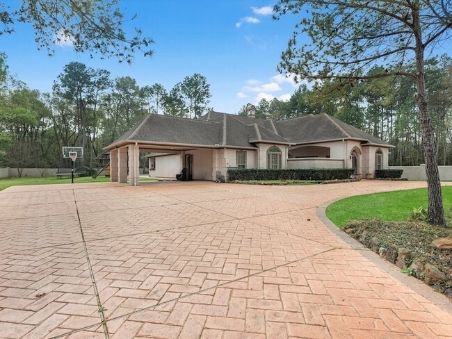 Photo - 19652 Riverwalk Dr