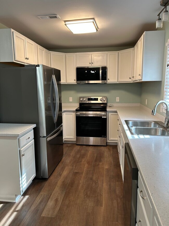 Photo - 103 W Emerald Dr