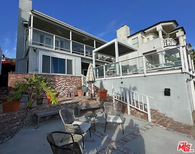 Photo - 135 Napoleon St