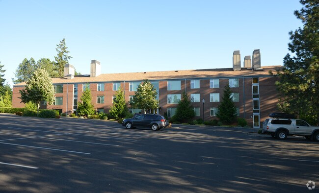 Photo - George Fox University - Le Shana Hall