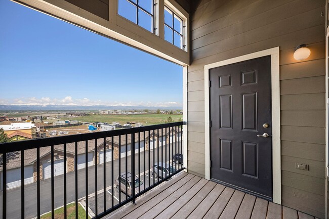 Top Floor 2BR/2B Condo w/Breathtaking View... - Top Floor 2BR/2B Condo w/Breathtaking View...