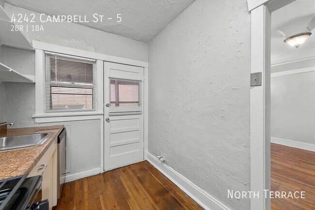 Photo - Charming 2BR in South Hyde Park – Where Hi... Unidad 5