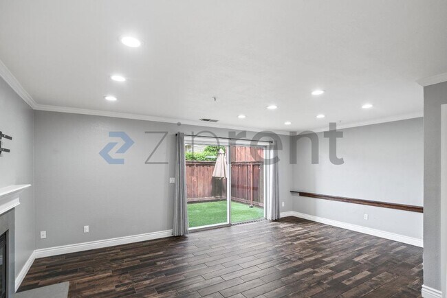 Photo - 5045 Hiller Ln