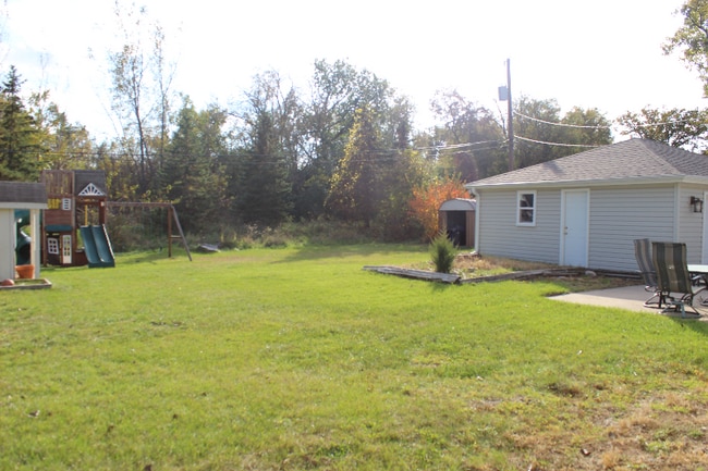 Photo - 8925 Wally St