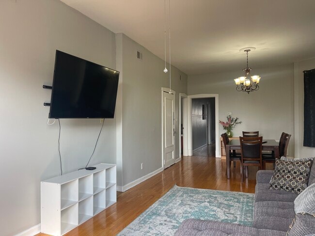 Photo - 1339 N Western Ave Unit 3