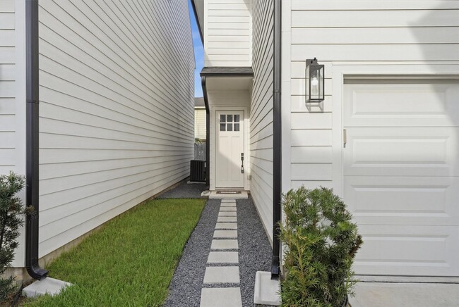 Photo - 1230 Mcneil St