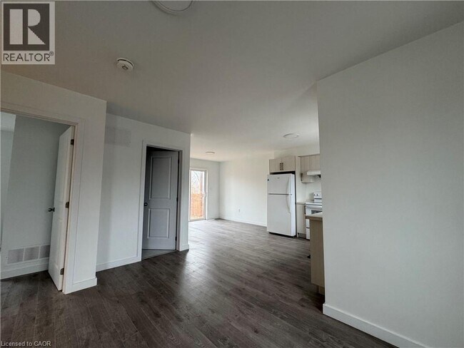 Photo - 127 HighRiver Trl