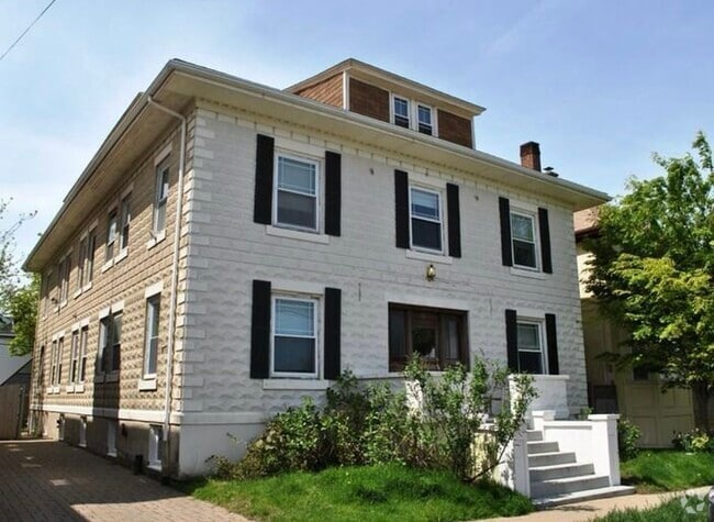 Building Photo - 23 Bedlow Ave Unit 1 Rental