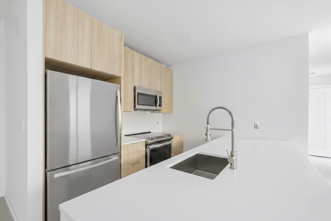 Photo - 1035 Commonwealth Ave Unidad 510