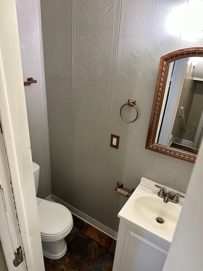 Photo - 821 Elizabeth Ave