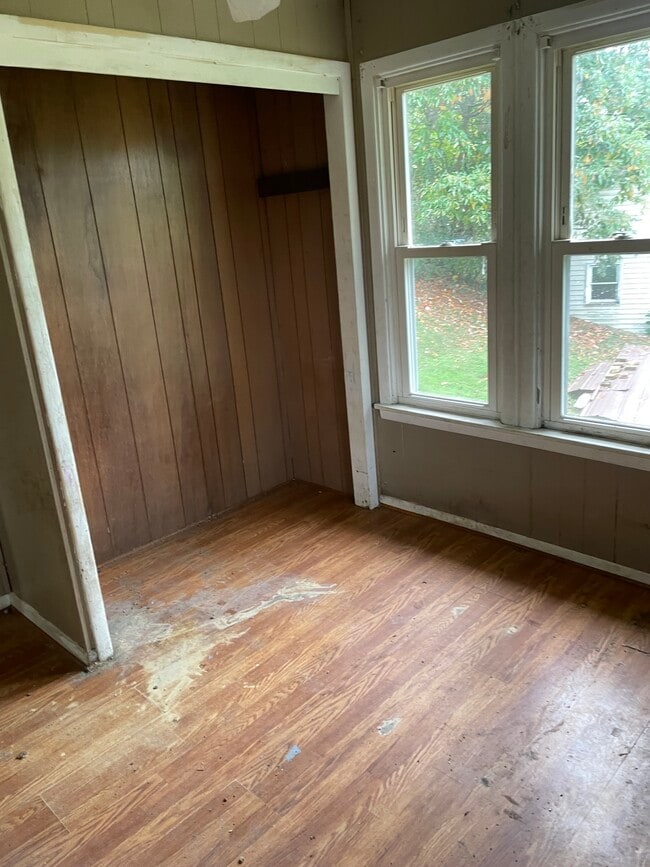 Photo - 605 East Ave