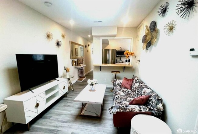 Photo - 848 Girard St