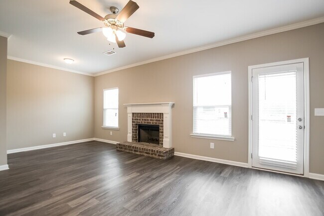 Photo - 619 Fieldcrest Dr