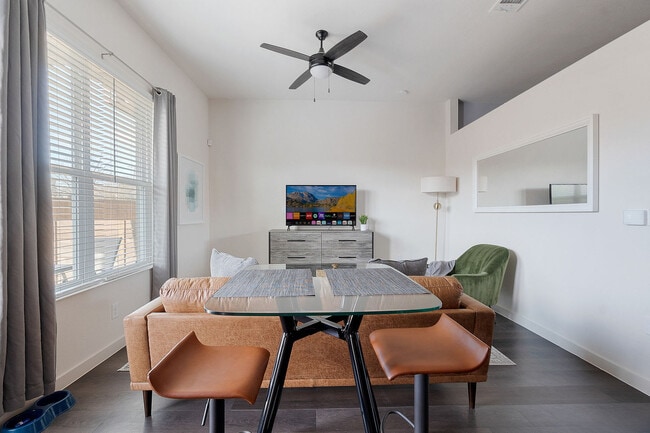 2232 Empire Central Dr Unit SI ID1018236P