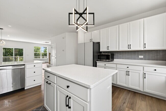 707 Neubauer Circle