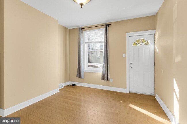 Photo - 2041 E Arizona St