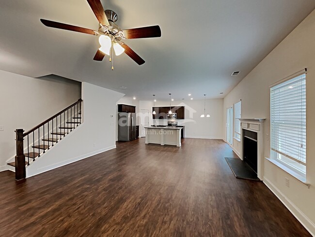 Photo - 439 Pearson Cir