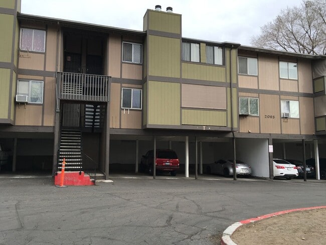 Building Photo - SPACIOUS 2 BEDROOM / 2 BATHROOM CONDO AVAILABLE $1,650.00 PER MONTH