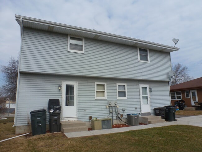 Photo - 123 Marcella St