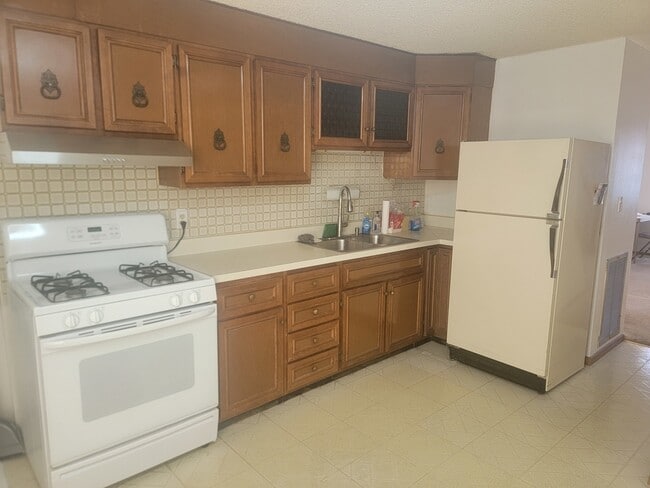 Photo - 309 W 24th Pl