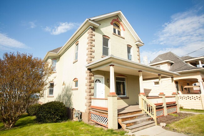 Photo - 10 Snyder Ave House