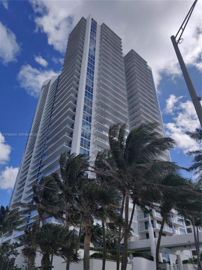 Building Photo - 3101 S Ocean Dr Unit 2206