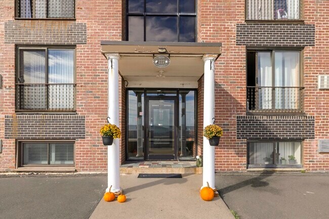 Photo - 222 Winthrop Shore Dr Unidad 7