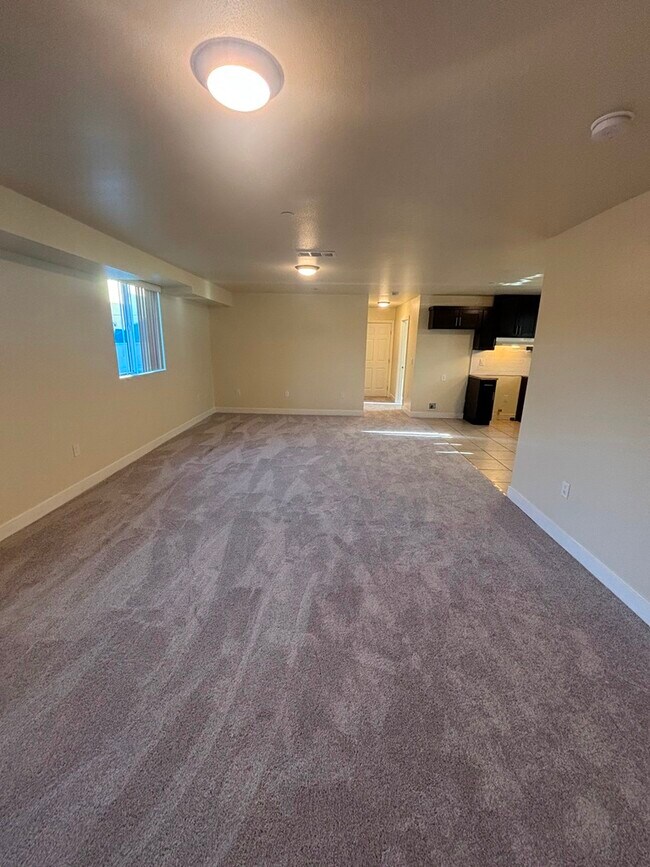 213 W 82nd St
