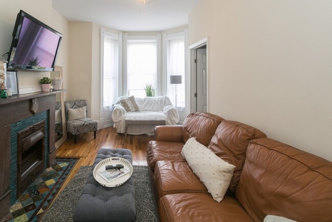 Photo - 2137 N Sheffield Ave Unit 4