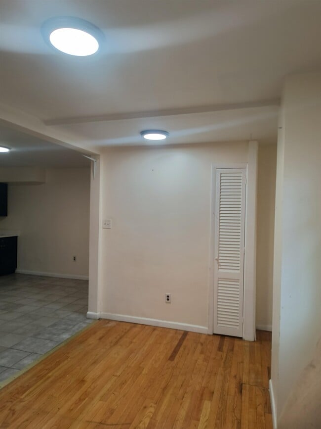 Photo - 6105 Meadowview Ave