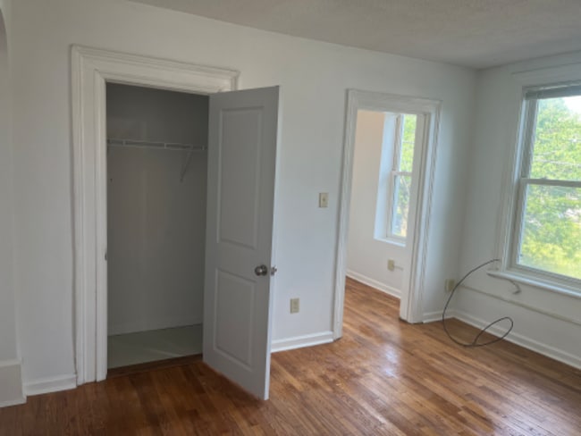 Photo - 1059 Barrett St
