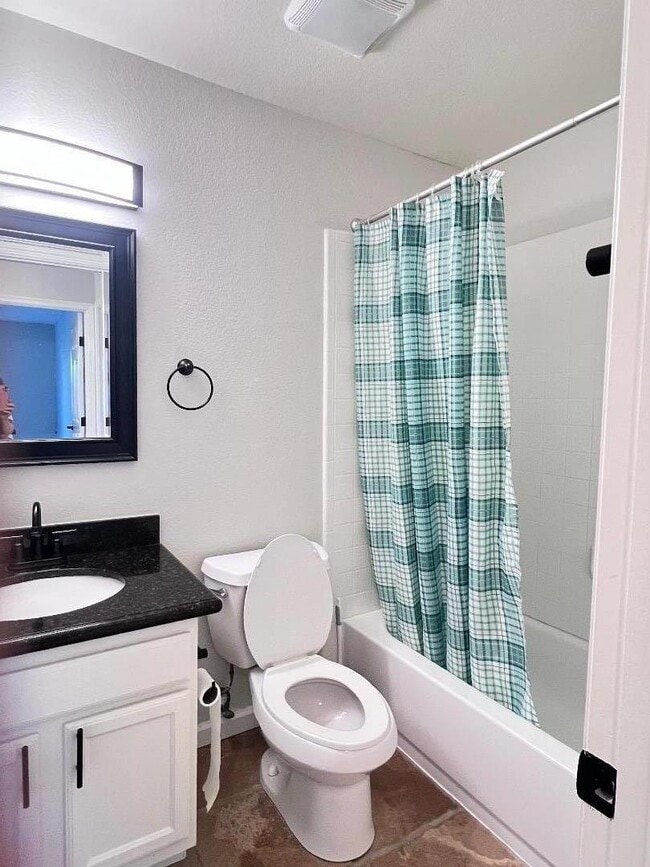 Photo - 880 E Fremont Ave