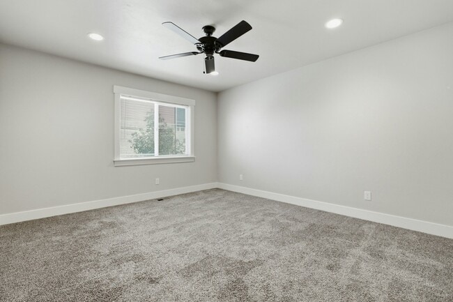 51 S 400 W St