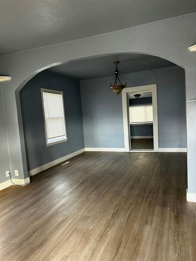 Photo - 400 S Raleigh St