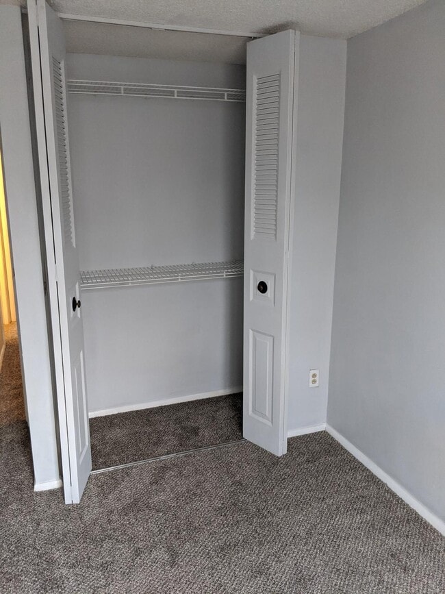 Photo - 8236 Knights Bridge Rd