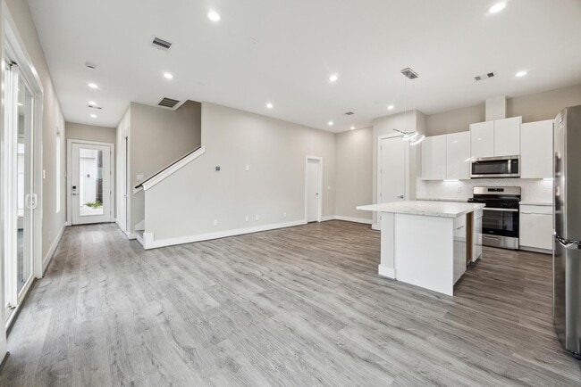 863 Prosper St