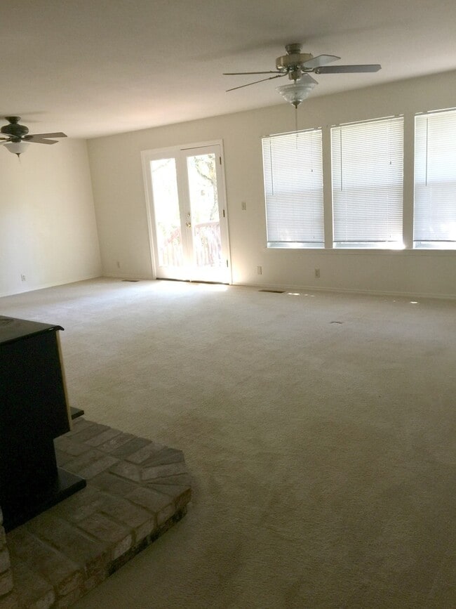 Photo - Spacious 3-Bedroom Home with Greenbelt Views & Landscaping Included