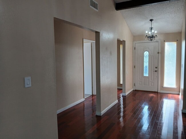 Photo - 400 Mokelumne Dr