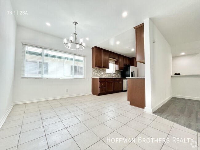 Building Photo - 1028 S Sherbourne Dr Unit 4A Rental