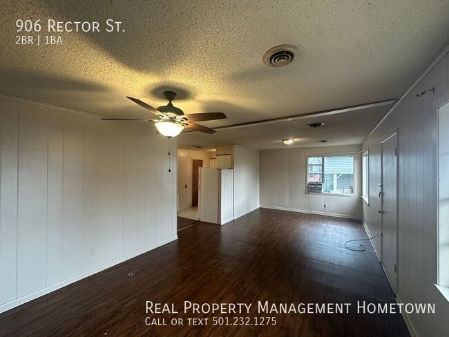 Photo - 906 Rector St