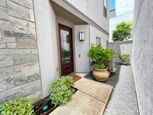 Photo - 809 Leavenworth Ave