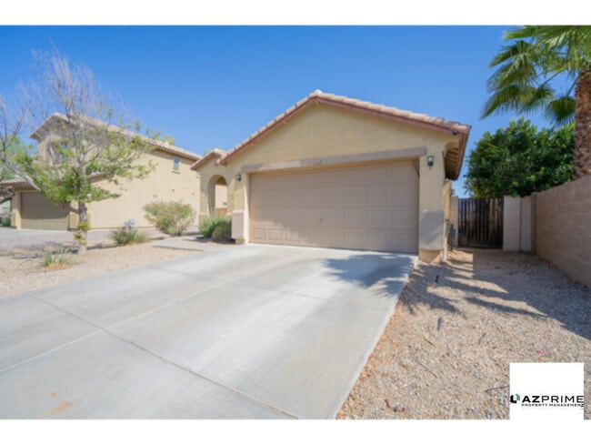 Building Photo - Fall in love with this charming 3/2 rental home in a peaceful and well-kept neighborhood in the West