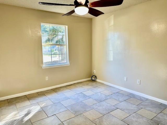 Photo - 6880 Williamsburg Ct