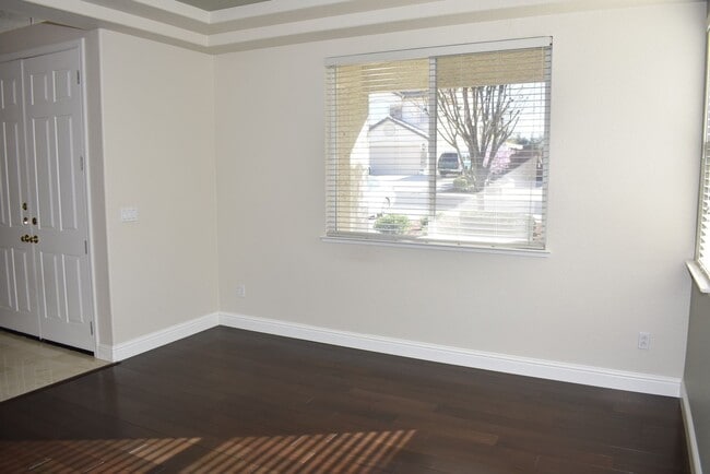 Photo - 630 Rogers Cir