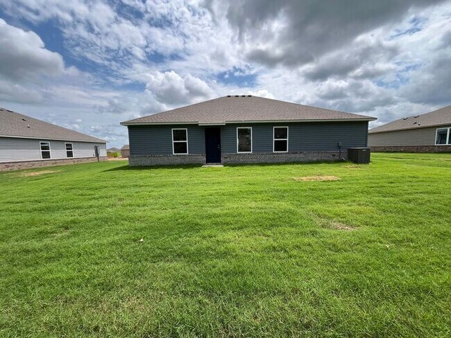 Photo - Now Leasing: Spacious 4-Bedroom, 2-Bath Home in Pea Ridge — Secure Your New Home Today!