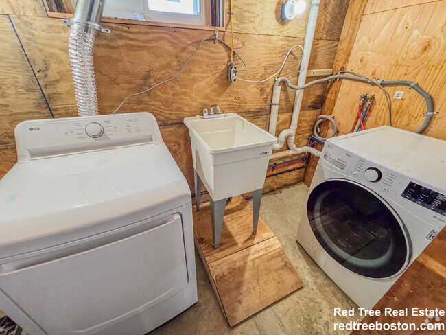 Building Photo - 18 Albion Rd Unit 1 Rental
