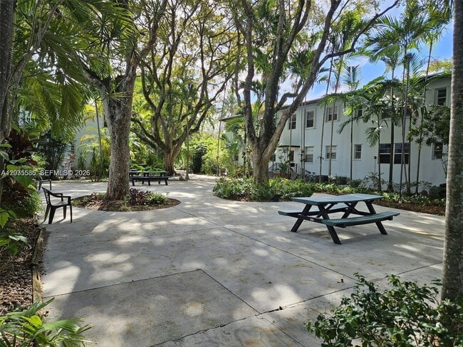 Building Photo - 7880 SW 55th Ave Unit 82-A