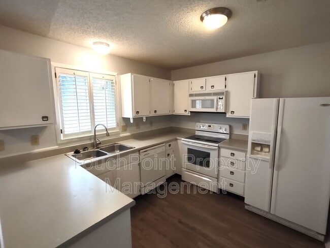 Photo - 8218 Knights Bridge Rd