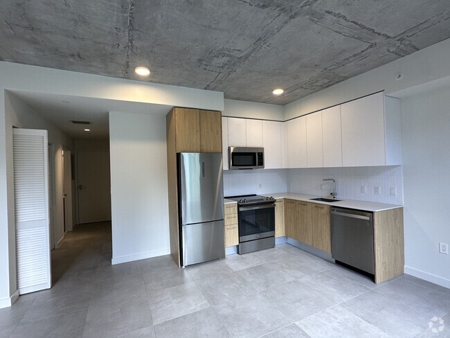 Building Photo - 340 NW 32nd St Unit S3 Rental